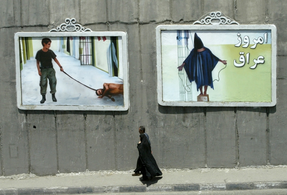 Az Abu Graib börtönben elkövetett kínzások képeiről készült tiltakozó falfestmények Iránban